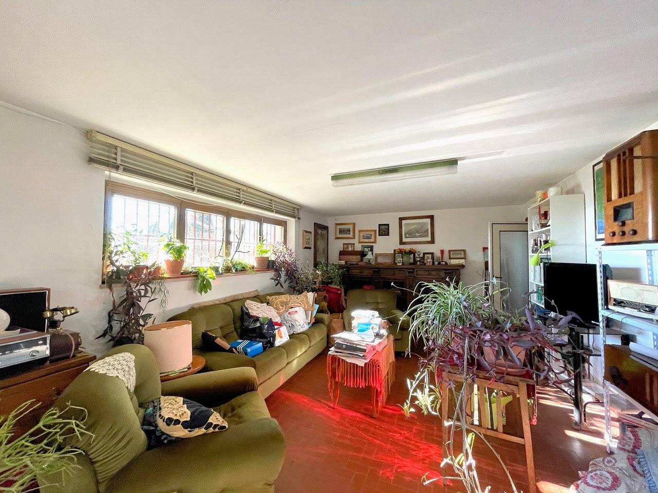 Villa unifamiliare di grande metratura con giardino in vendita a Uzzano