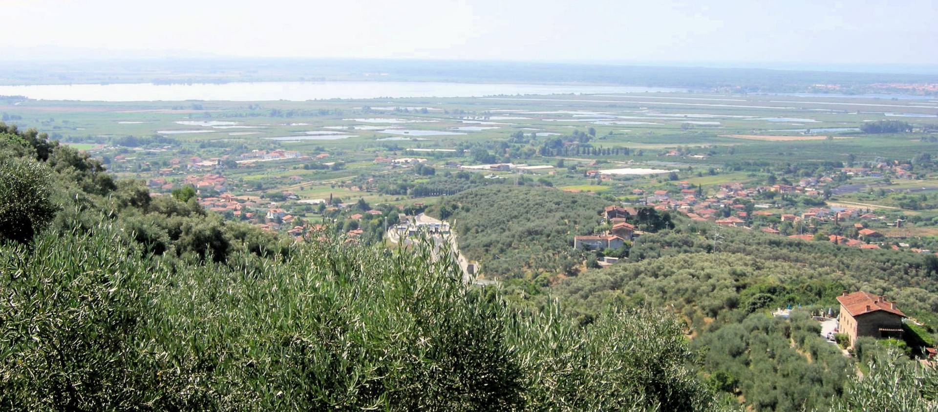 Villini bifamiliari di nuova progettazione con parco piscina e vista mare in vendita a Massarosa, Ba