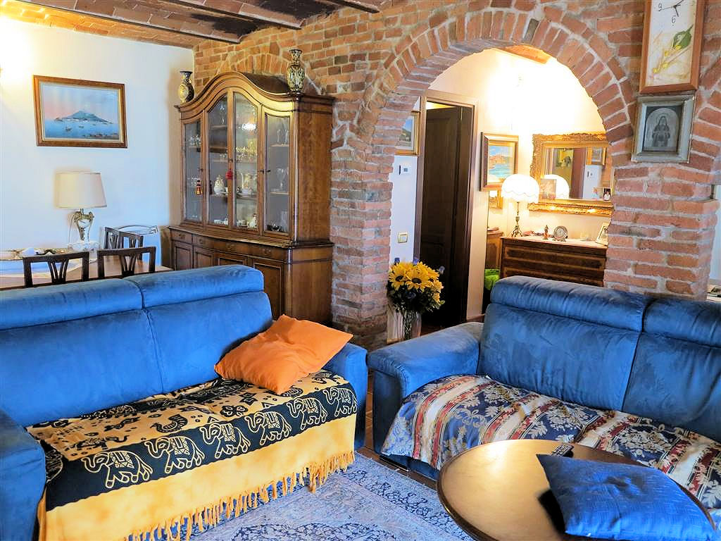 Casale ristrutturato con vista panoramica parco e piscina in vendita a Massa Marittima