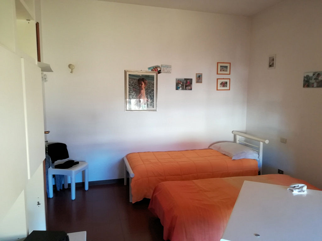 Villa con giardino vicina al mare in vendita a Massa, Marina di Massa