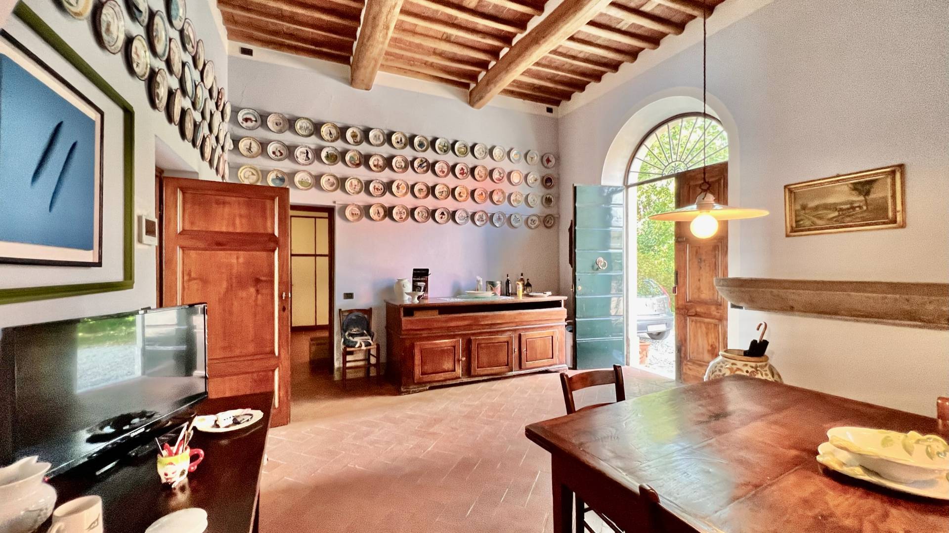 Villa storica di ampie dimensioni con parco dependance e piscina in vendita a Lucca, Monte San Quiri