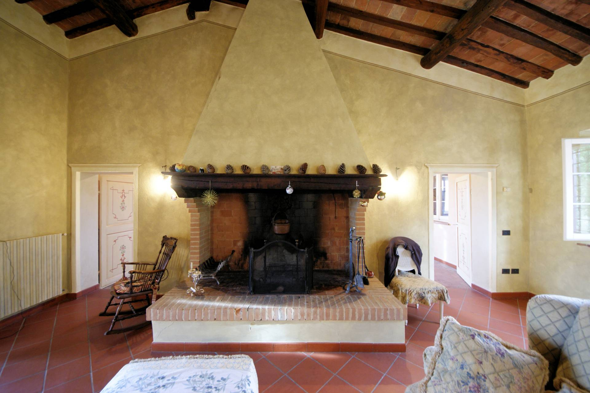 Casa colonica ristrutturata con parco e vista panoramica in vendita a Chianni, Rivalto