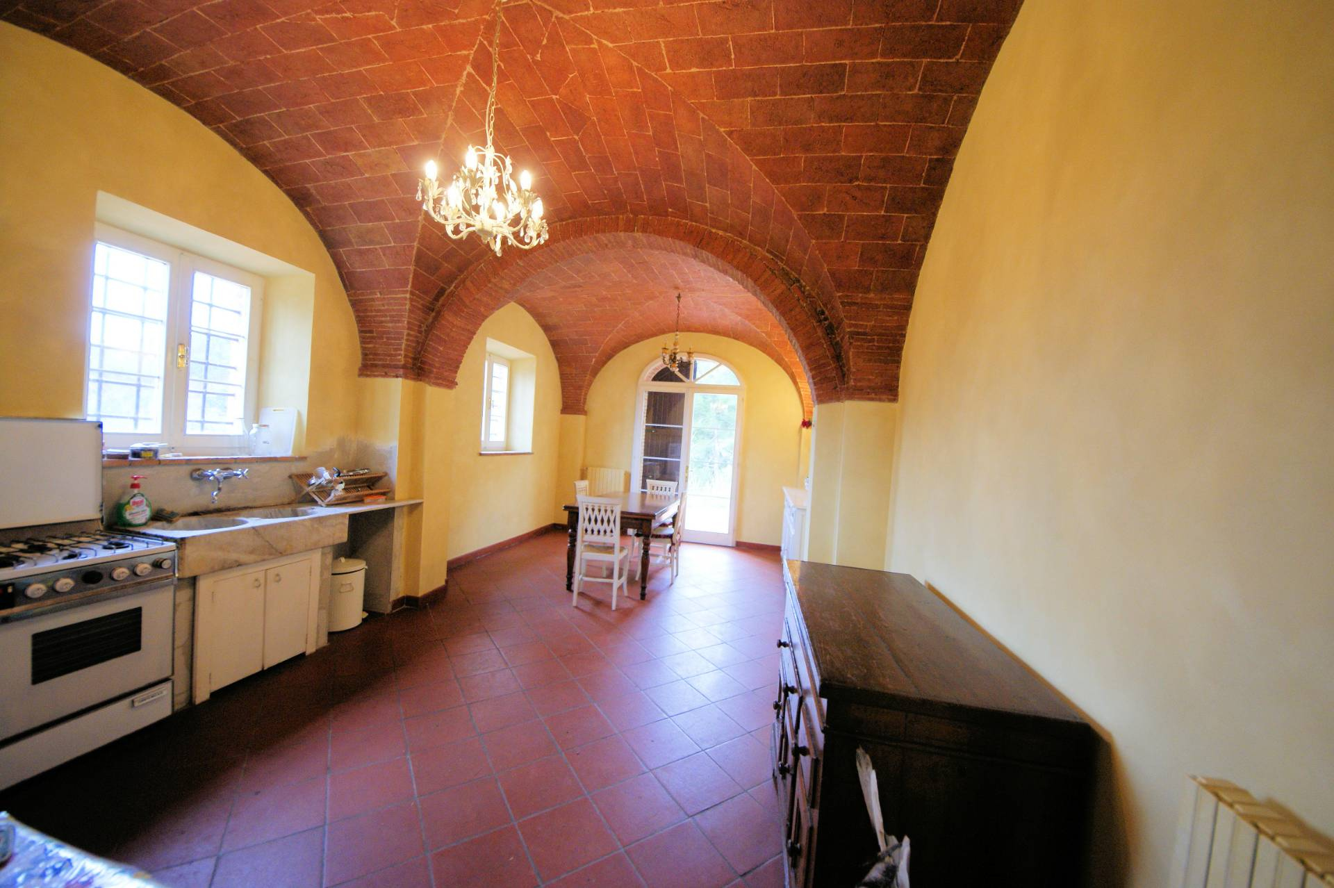 Casa colonica ristrutturata con parco e vista panoramica in vendita a Chianni, Rivalto