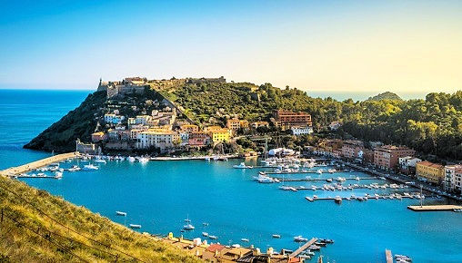 Lotto di terreno con progetto approvato per la realizzazione di un parcheggio per 85 posti auto in v