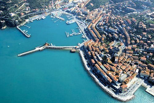 Lotto di terreno con progetto approvato per la realizzazione di un parcheggio per 85 posti auto in v