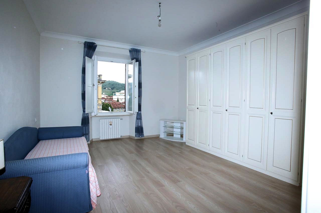 Appartamento signorile di ampia superficie in vendita a Montecatini-Terme