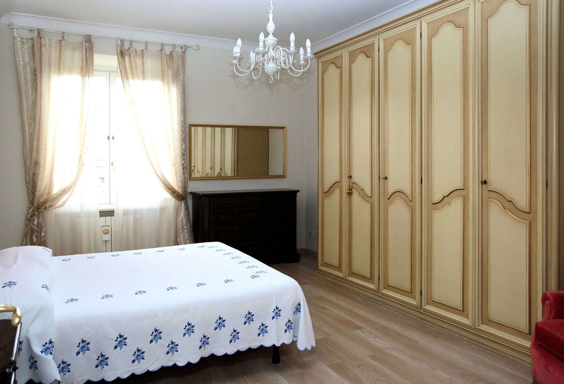 Appartamento signorile di ampia superficie in vendita a Montecatini-Terme