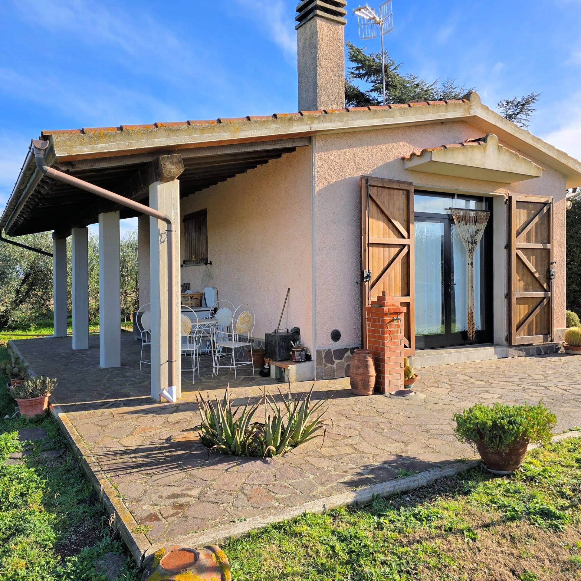 Annesso agricolo con ampio terreno vicino al mare in vendita a Scarlino, Puntone