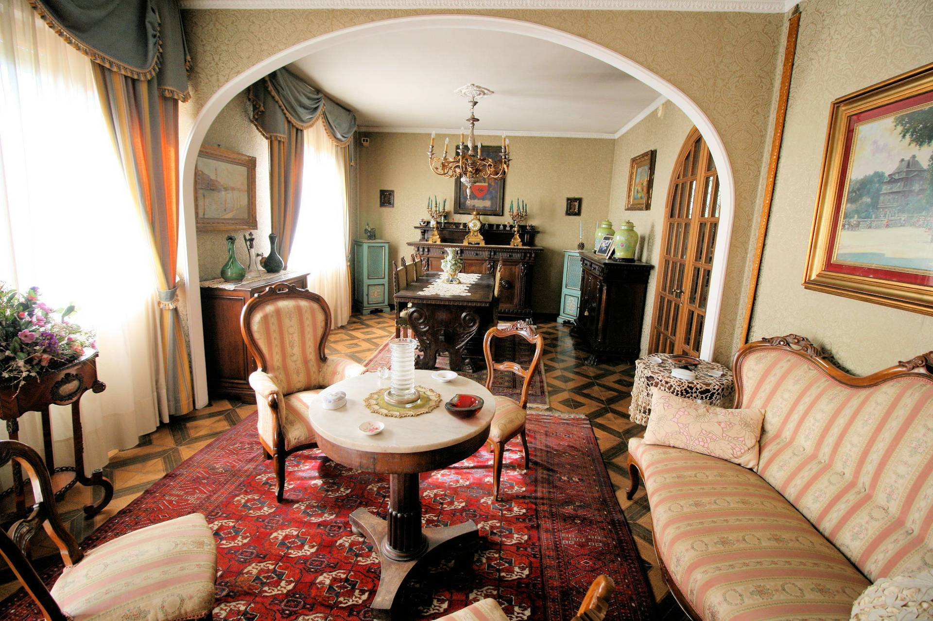 Appartamento indipendente di ampia superficie con terrazza panoramica in vendita a Montecatini-Terme