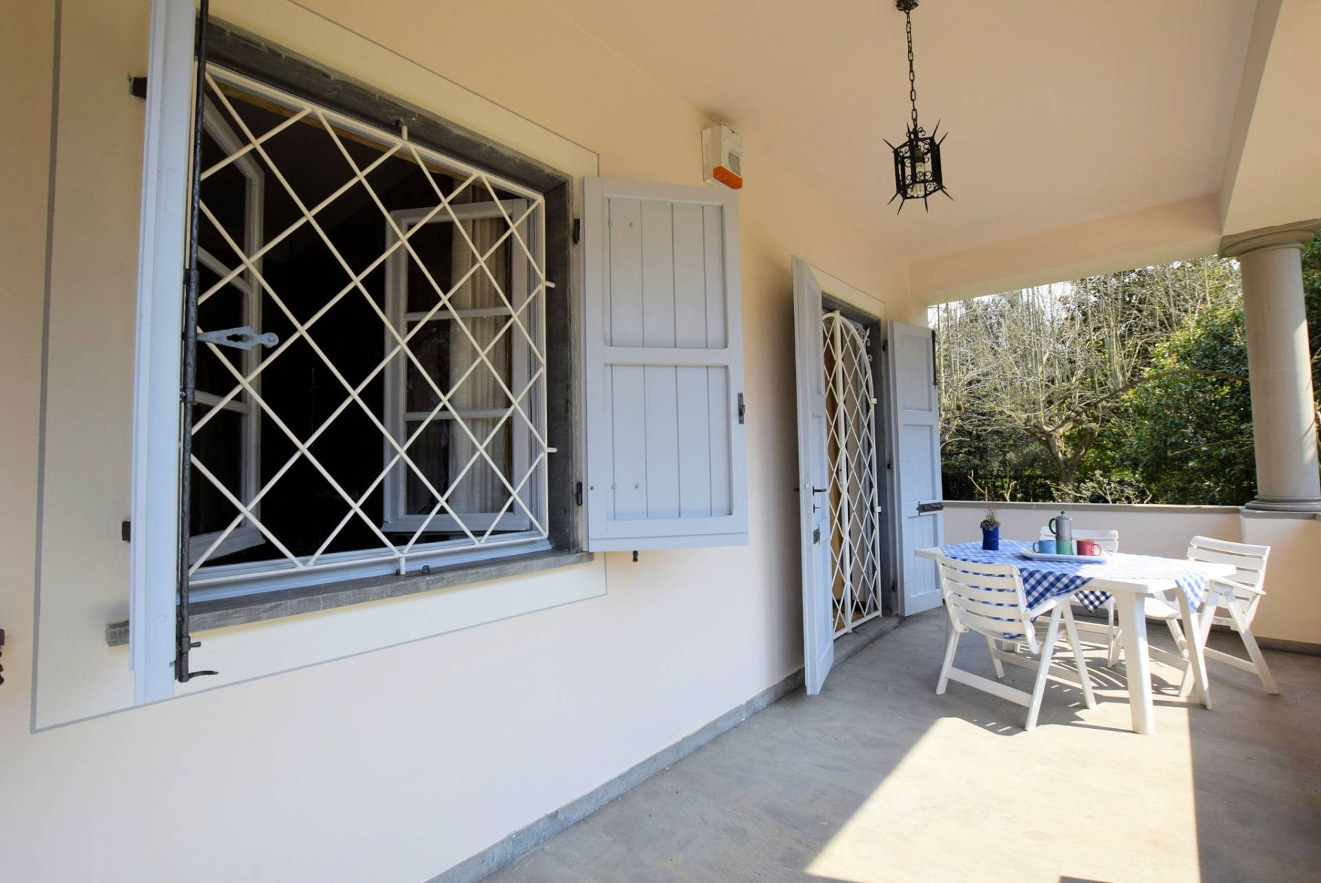 Villa in collina con parco in vendita a Camaiore