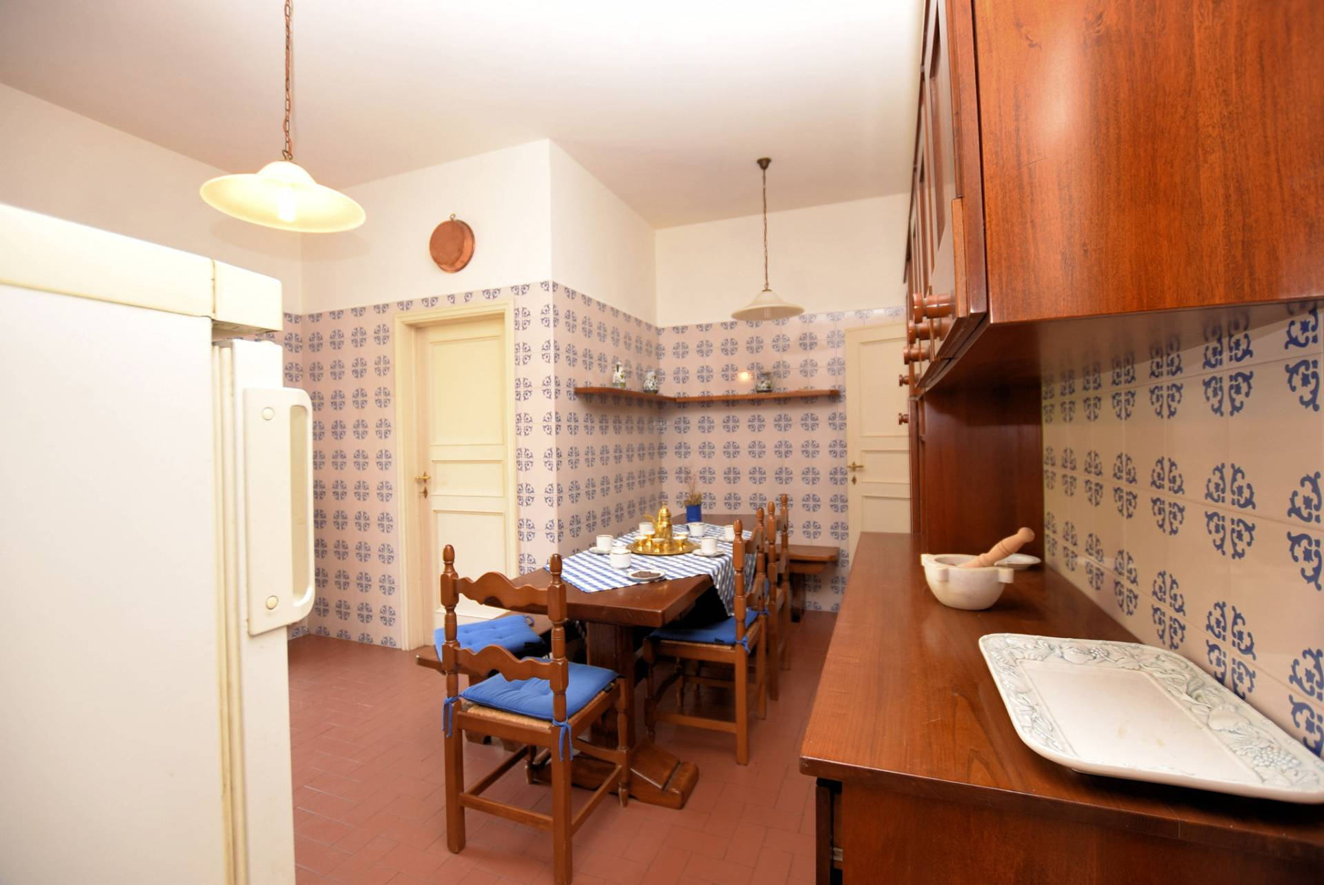 Villa in collina con parco in vendita a Camaiore