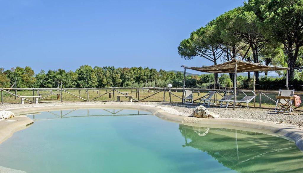 Villa di ampia superficie immersa nel verde in vendita a Gavorrano