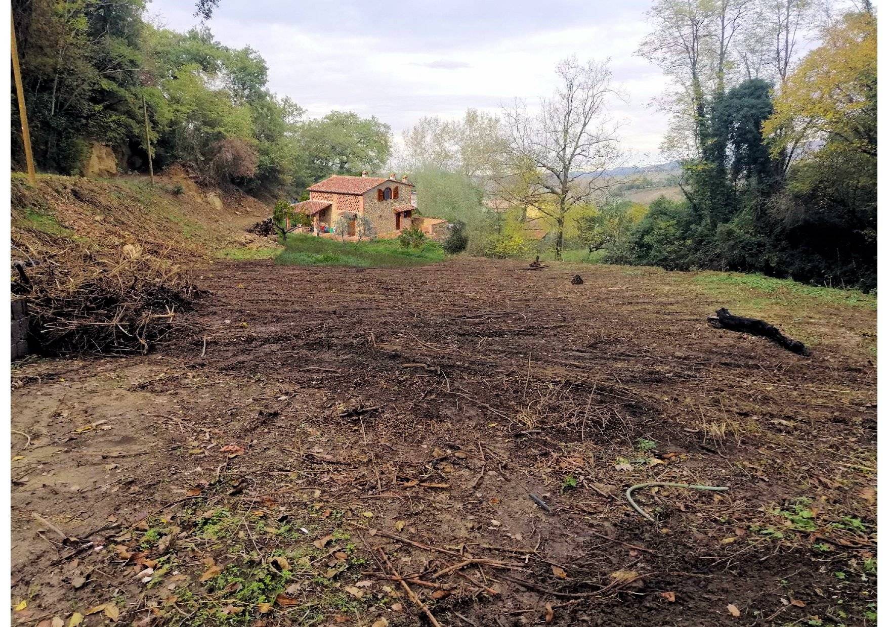 Recupero di volumetrie per realizzare un casale indipendente in vendita a Volterra