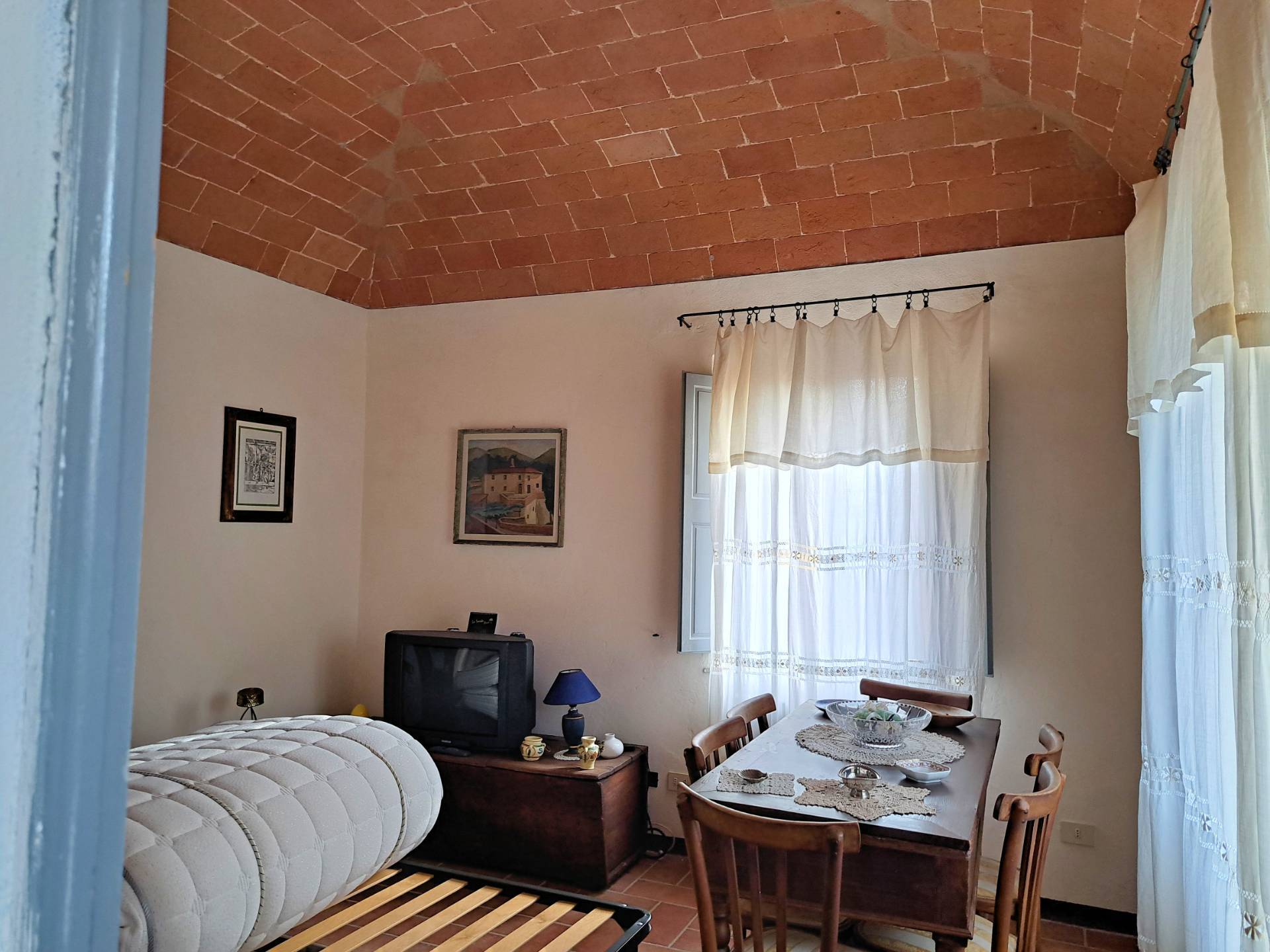 Terratetto composto da due appartamenti in vendita a Lajatico