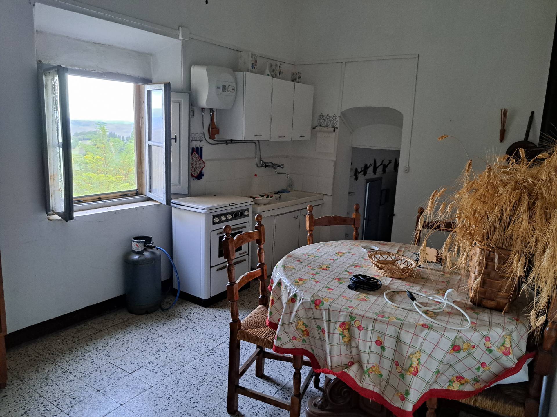 Terratetto composto da due appartamenti in vendita a Lajatico