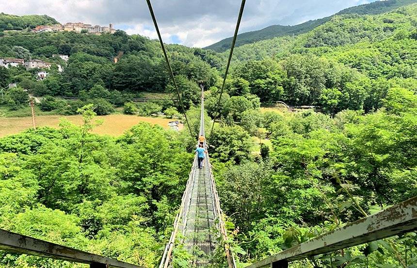 Proponiamo la vendita dell'attivita' di bar/ristorante/pizzeria in vendita a Abetone Cutigliano