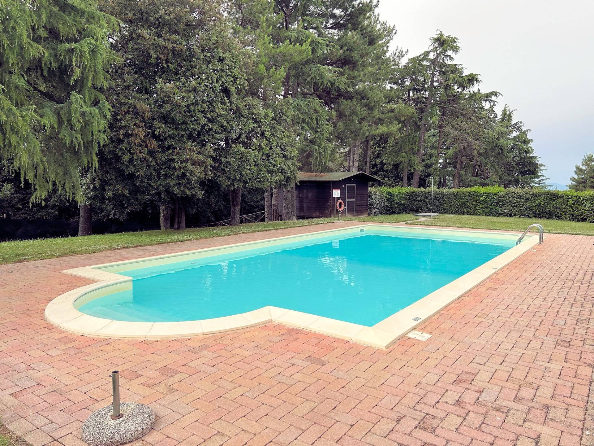 Appartamento sito in complesso con piscina condominiale in vendita a Montaione