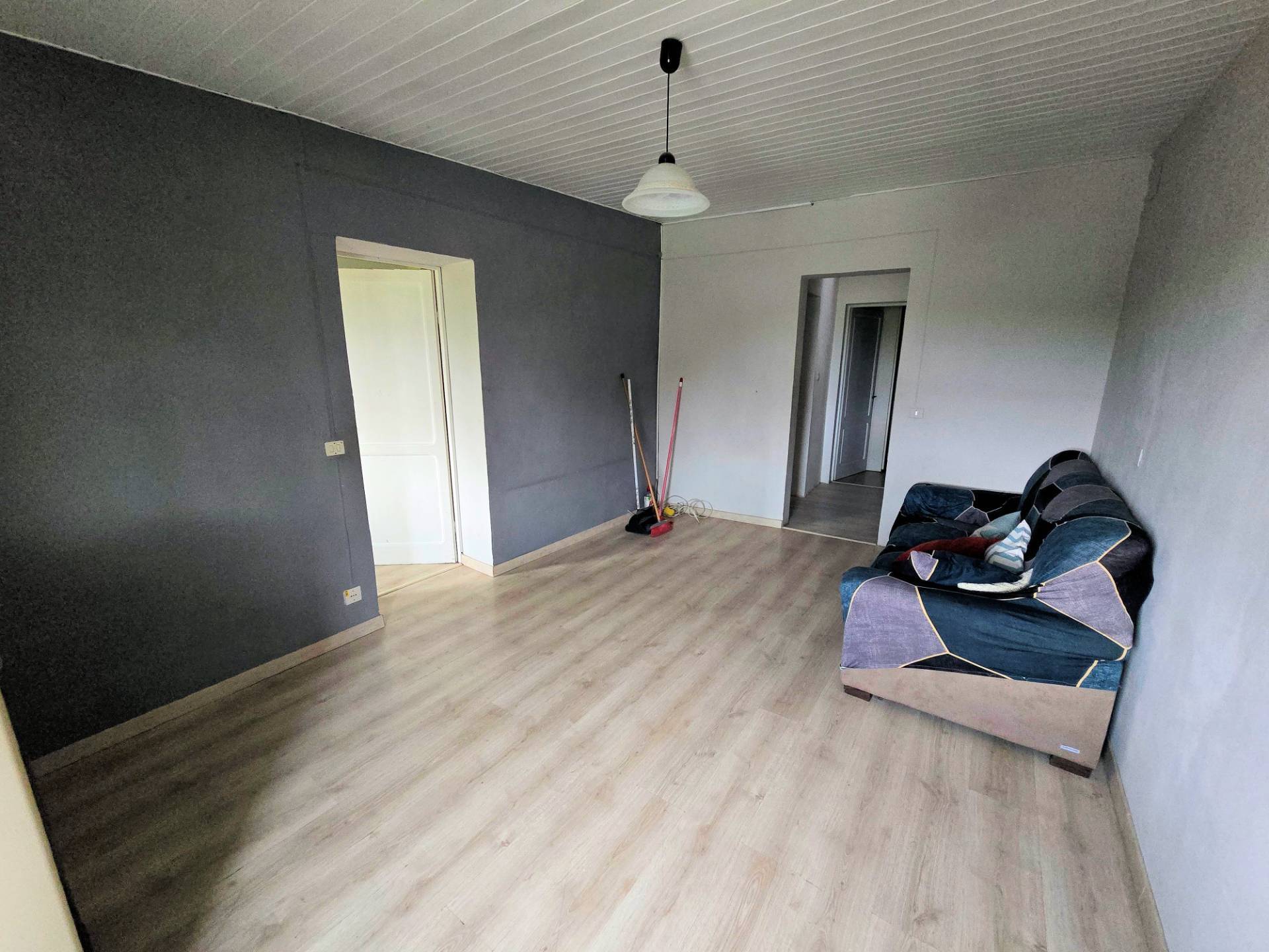 Porzione centrale di fabbricato in corte con ampio terreno e garage in vendita a Altopascio