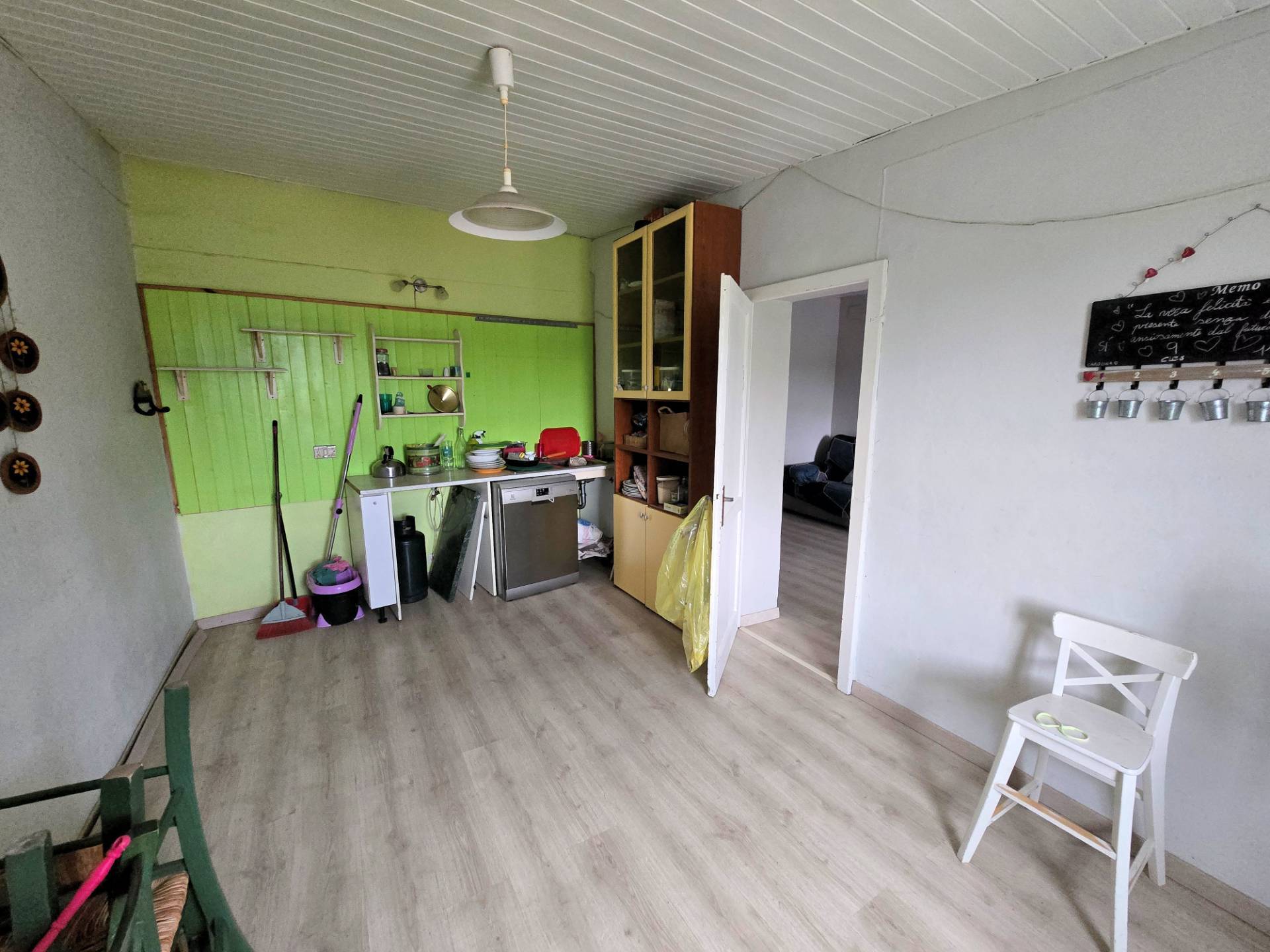 Porzione centrale di fabbricato in corte con ampio terreno e garage in vendita a Altopascio