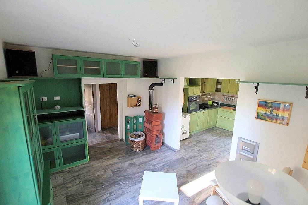 Porzione terratetto di casale con ampio giardino esclusivo in vendita a Volterra