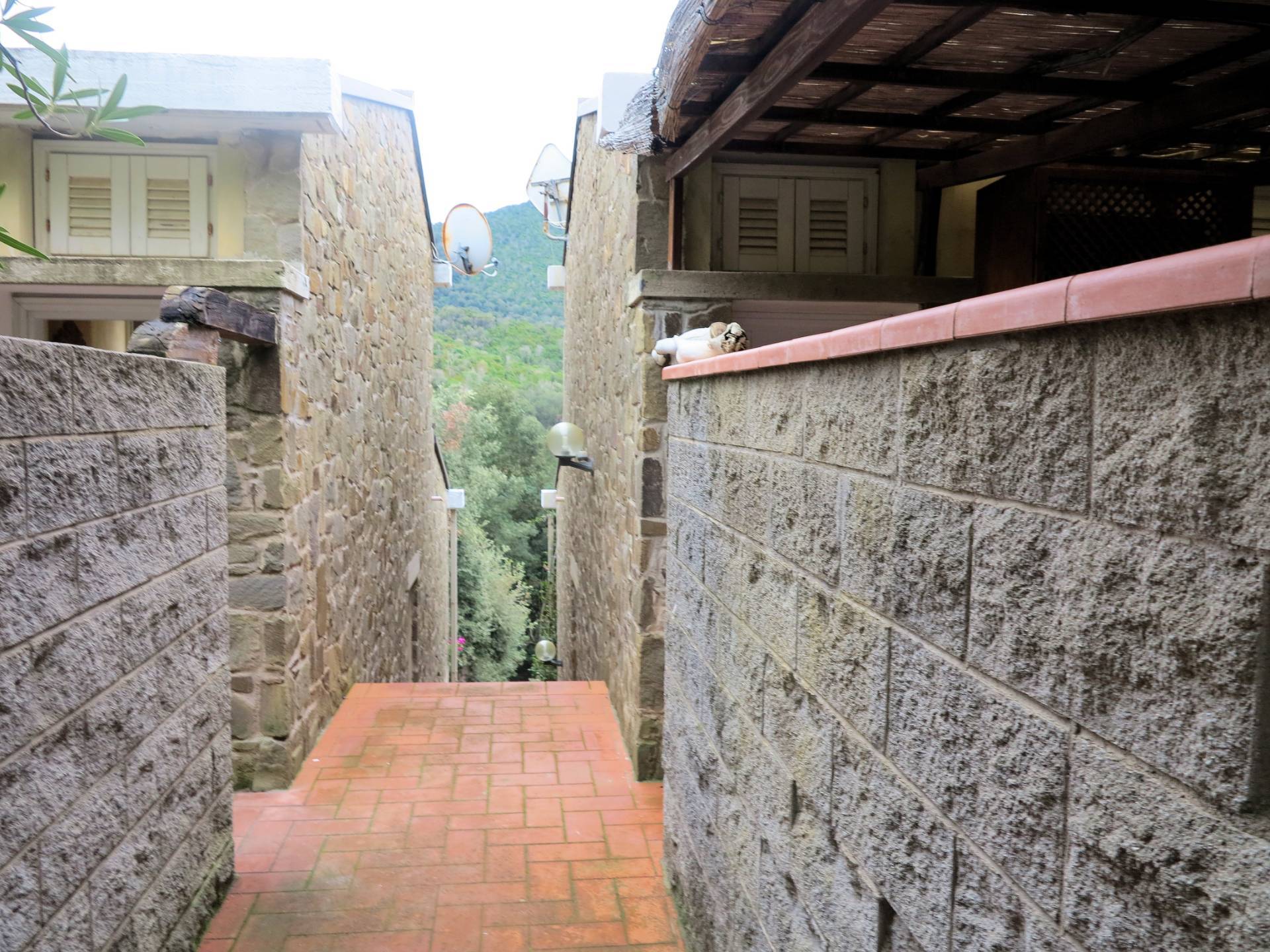 Villetta indipendente con piscina condominiale in vendita a Castiglione della Pescaia, Punta Ala