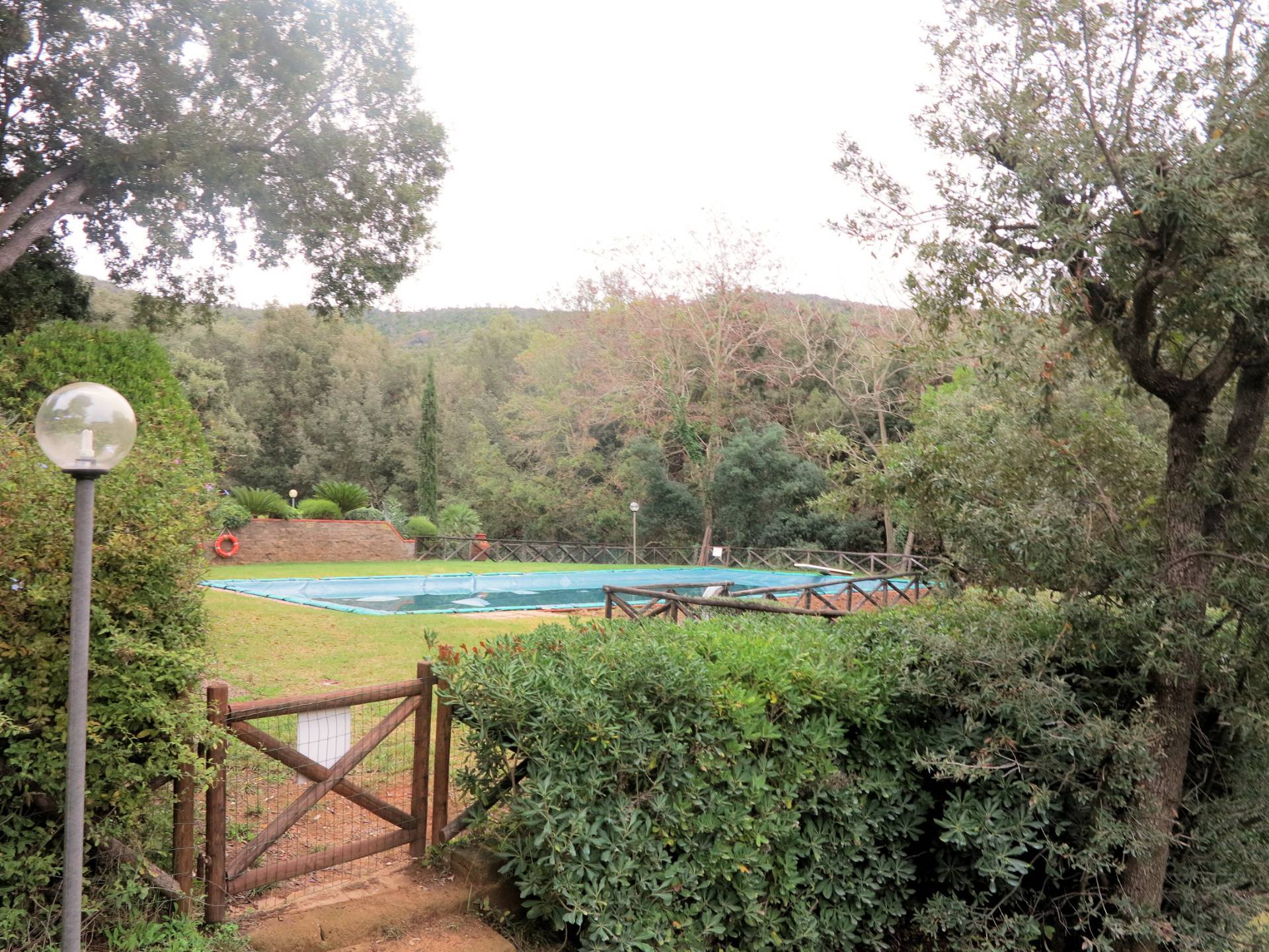 Villetta indipendente con piscina condominiale in vendita a Castiglione della Pescaia, Punta Ala