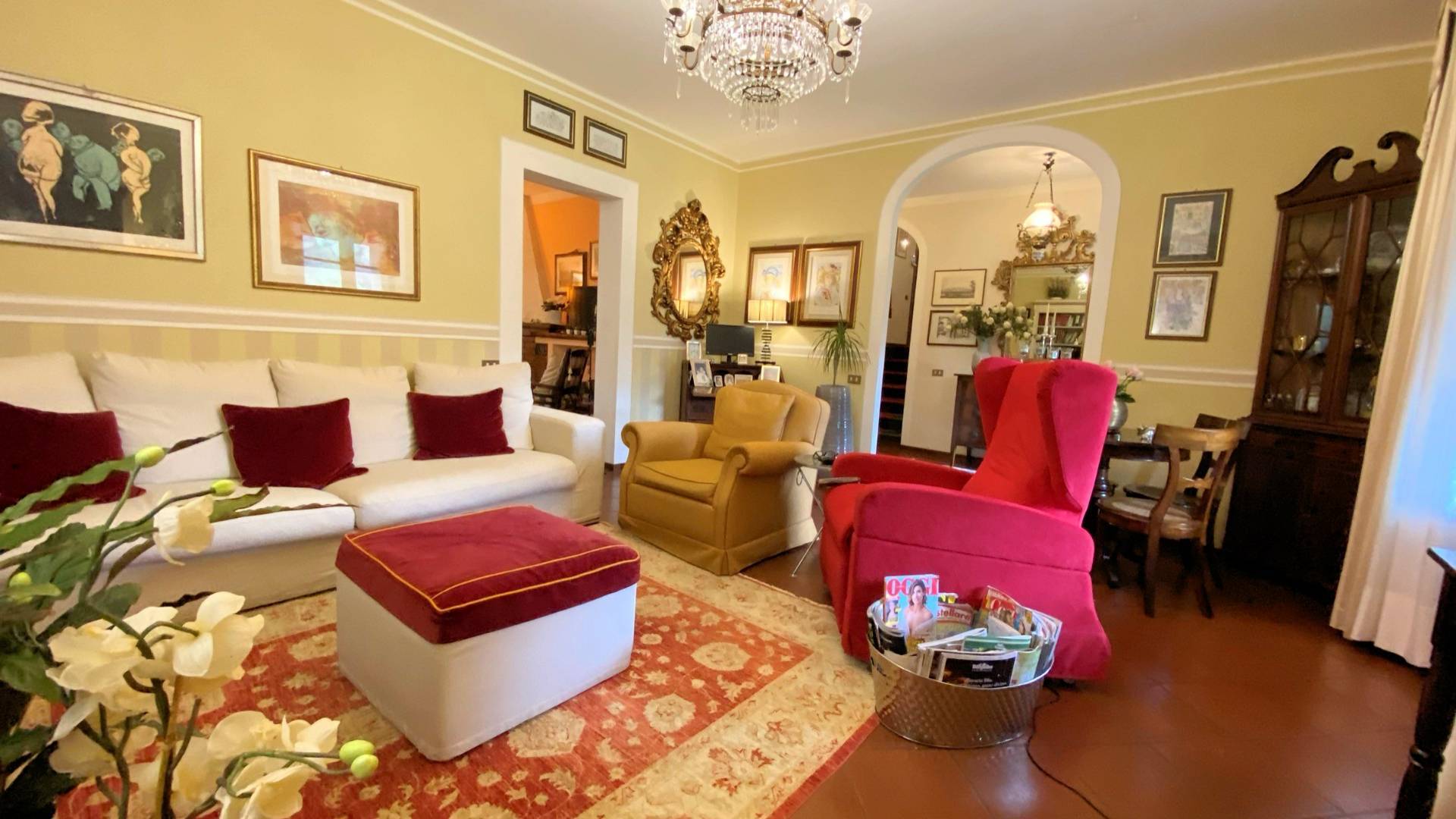 Villa di ampia superficie immersa nel verde in vendita a Pescaglia