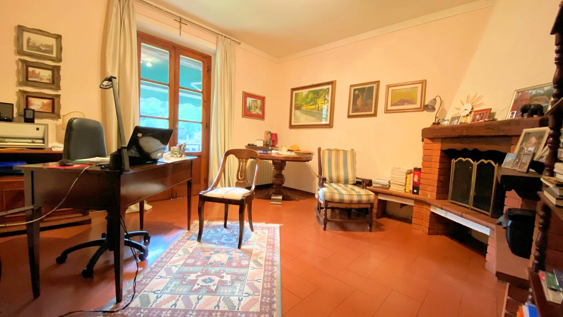 Villa di ampia superficie immersa nel verde in vendita a Pescaglia