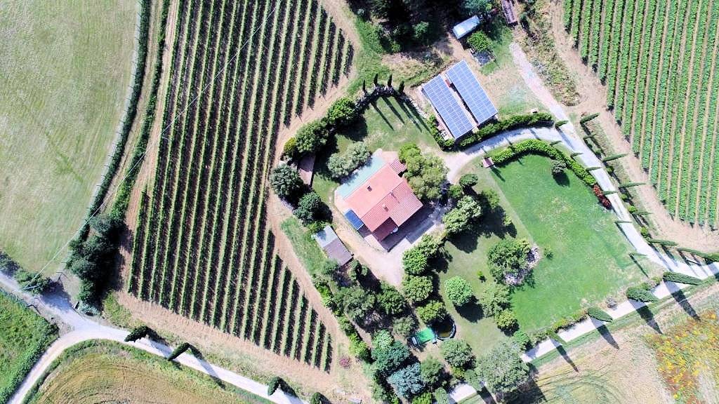 Casale in stile Toscano con terreno e vista panoramica in vendita a Roccastrada