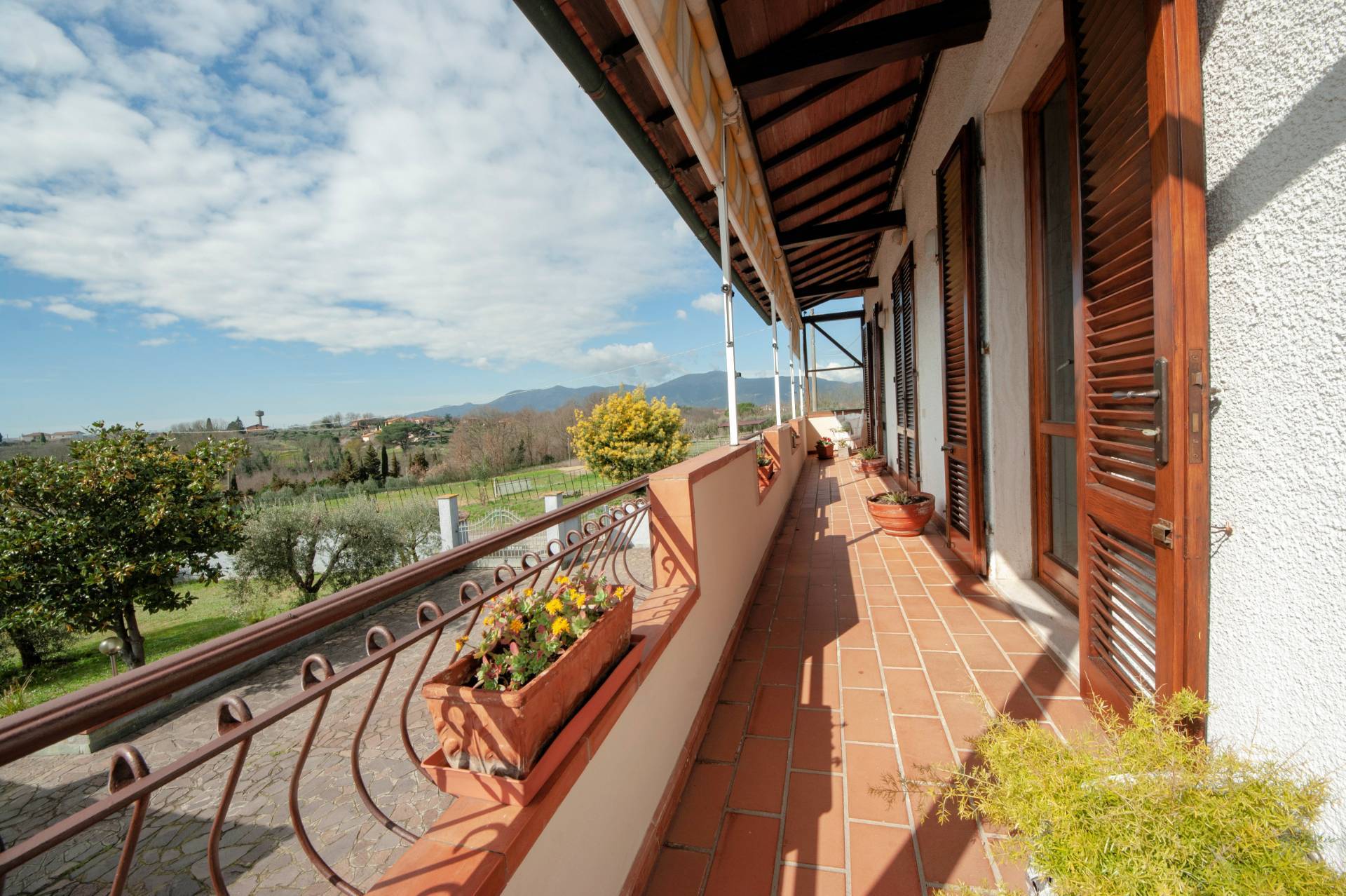 Appartamento in bifamiliare con giardino privato e depemdance in vendita a Santa Maria a Monte