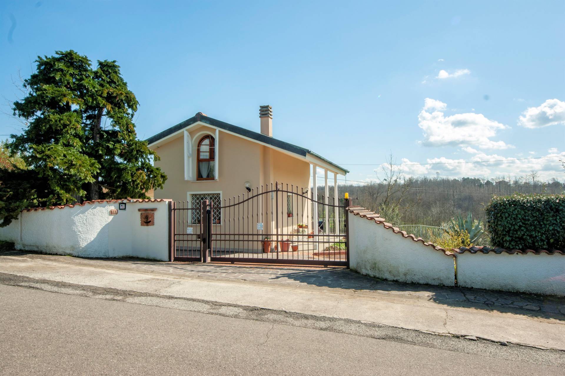 Appartamento in bifamiliare con giardino privato e depemdance in vendita a Santa Maria a Monte