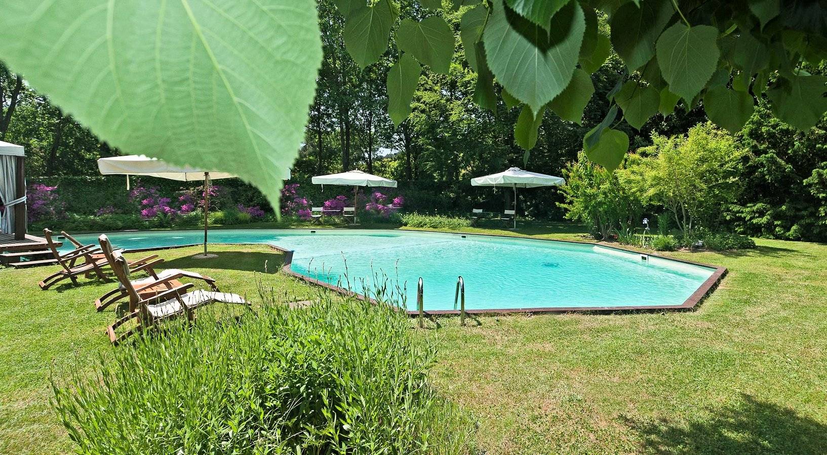 Bellissima struttura turistico ricettiva con ristorante parco e piscina in vendita a Lucca