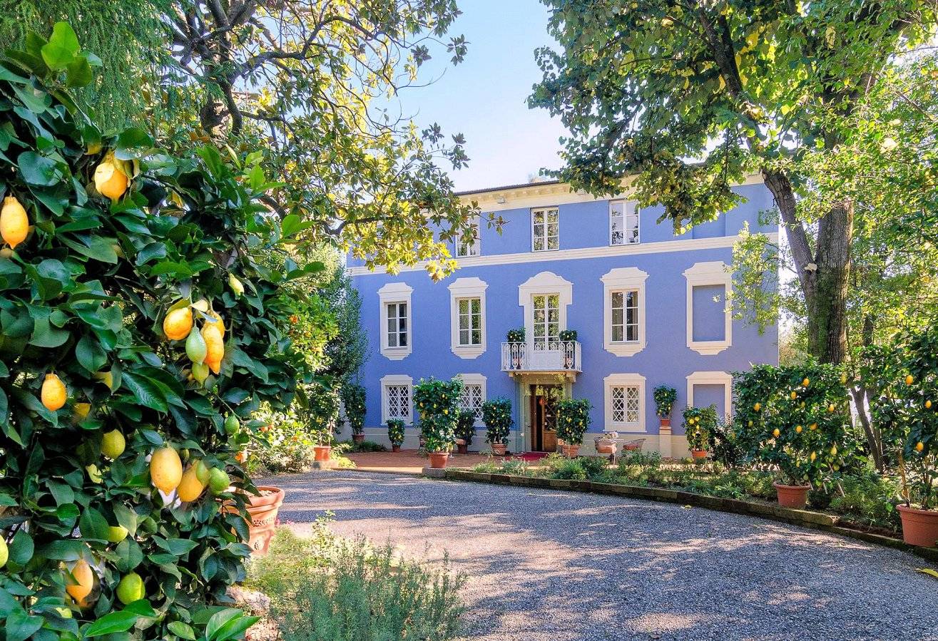 Bellissima struttura turistico ricettiva con ristorante parco e piscina in vendita a Lucca