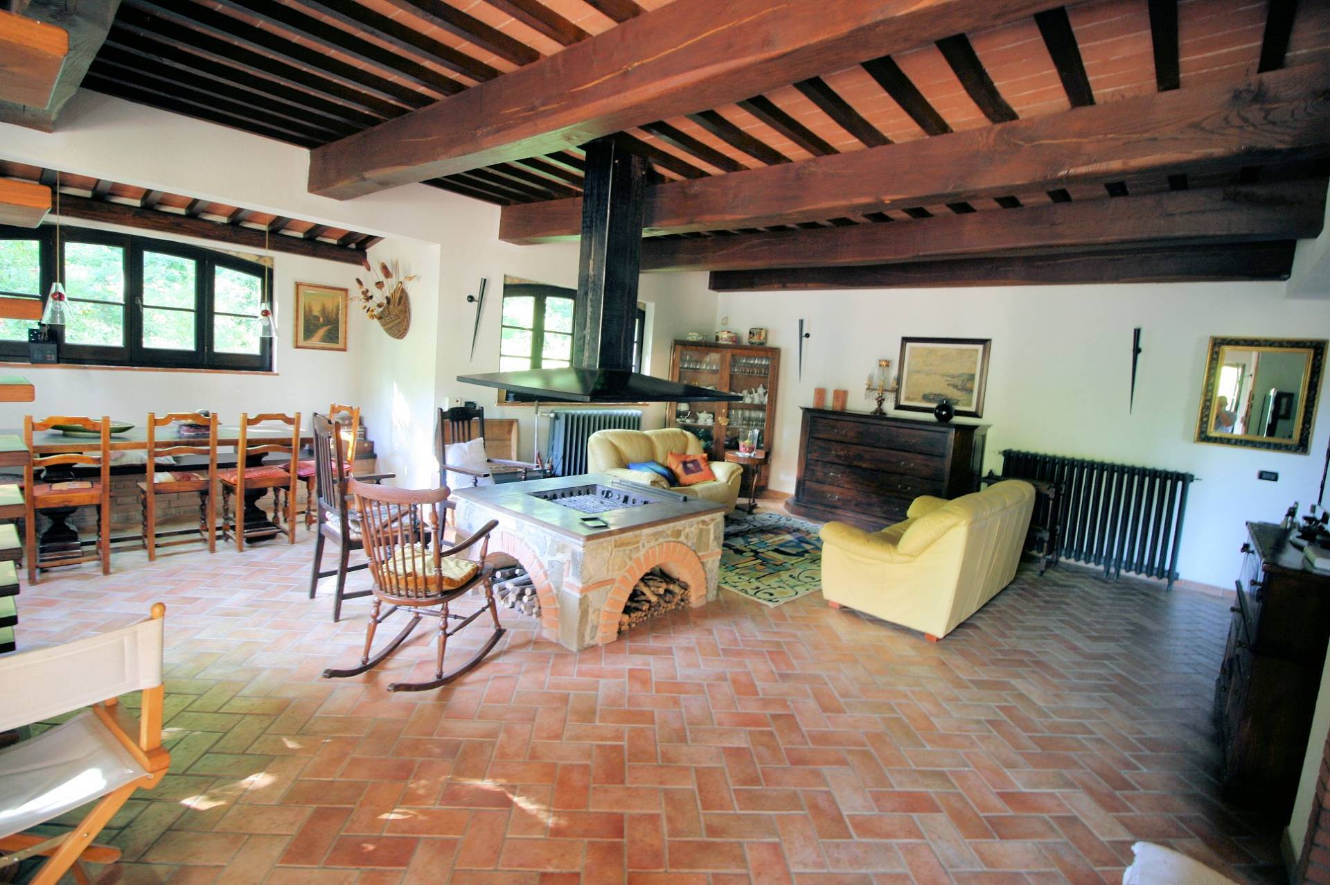 Rustico in stile Toscano con dependances immerso nel bosco in vendita a Montieri, Boccheggiano