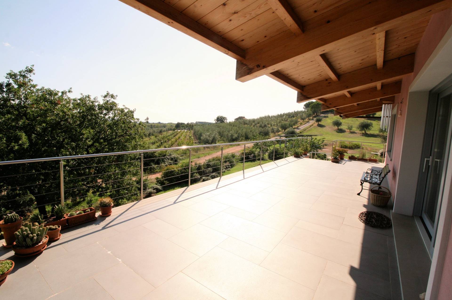 Podere con ampio terreno e piscina in vendita a Massa Marittima, Valpiana