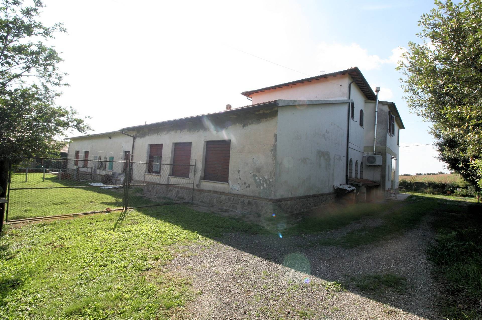 Podere ex Ente Maremma di ampia superficie in vendita a Roccastrada