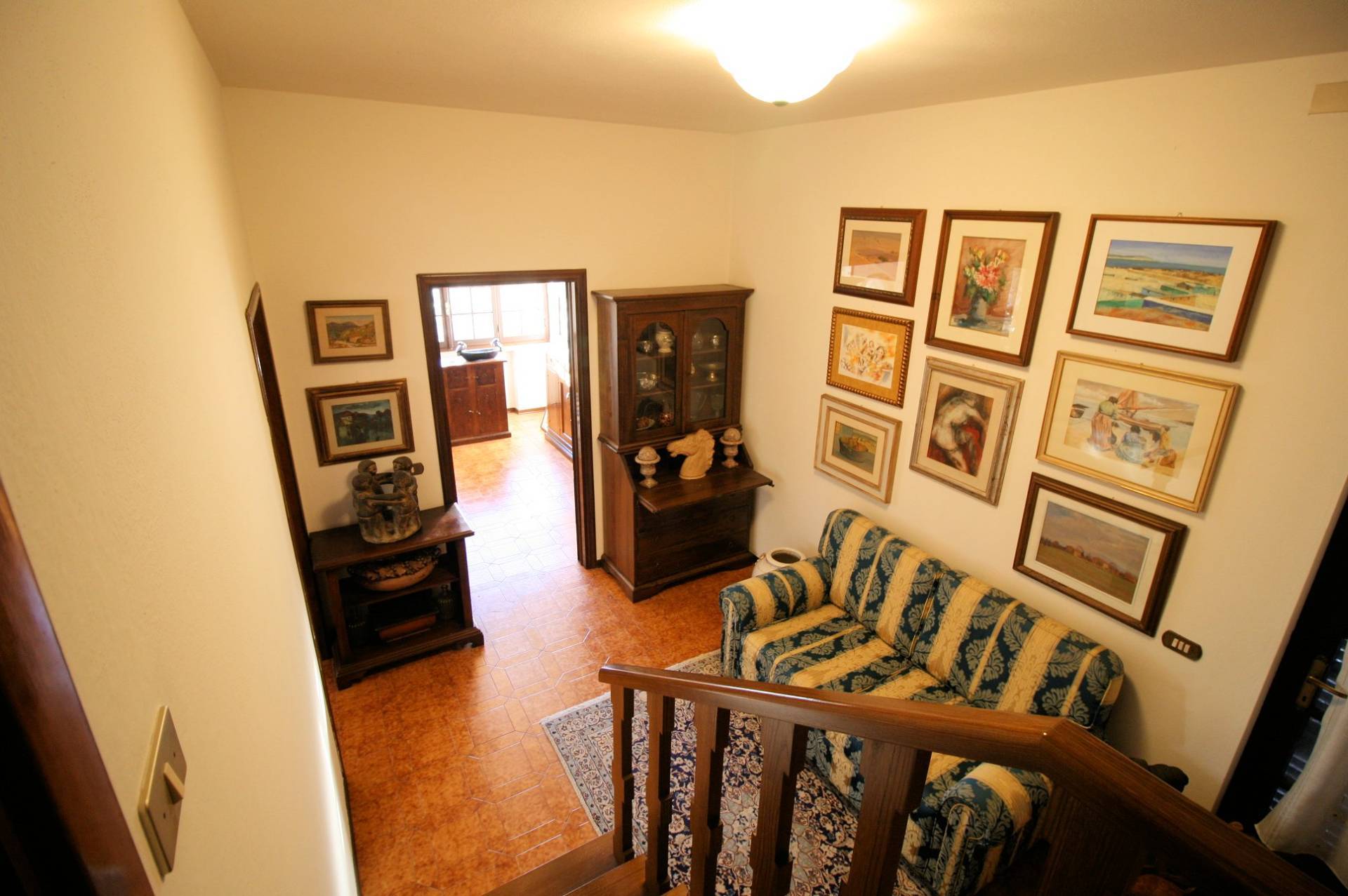 Villa di ampia superficie in zona residenziale in vendita a Montecatini-Terme