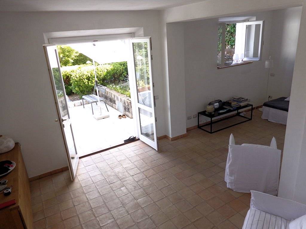 Porzione terratetto libero su tre lati con giardino e vista mare in vendita a Marciana, Poggio