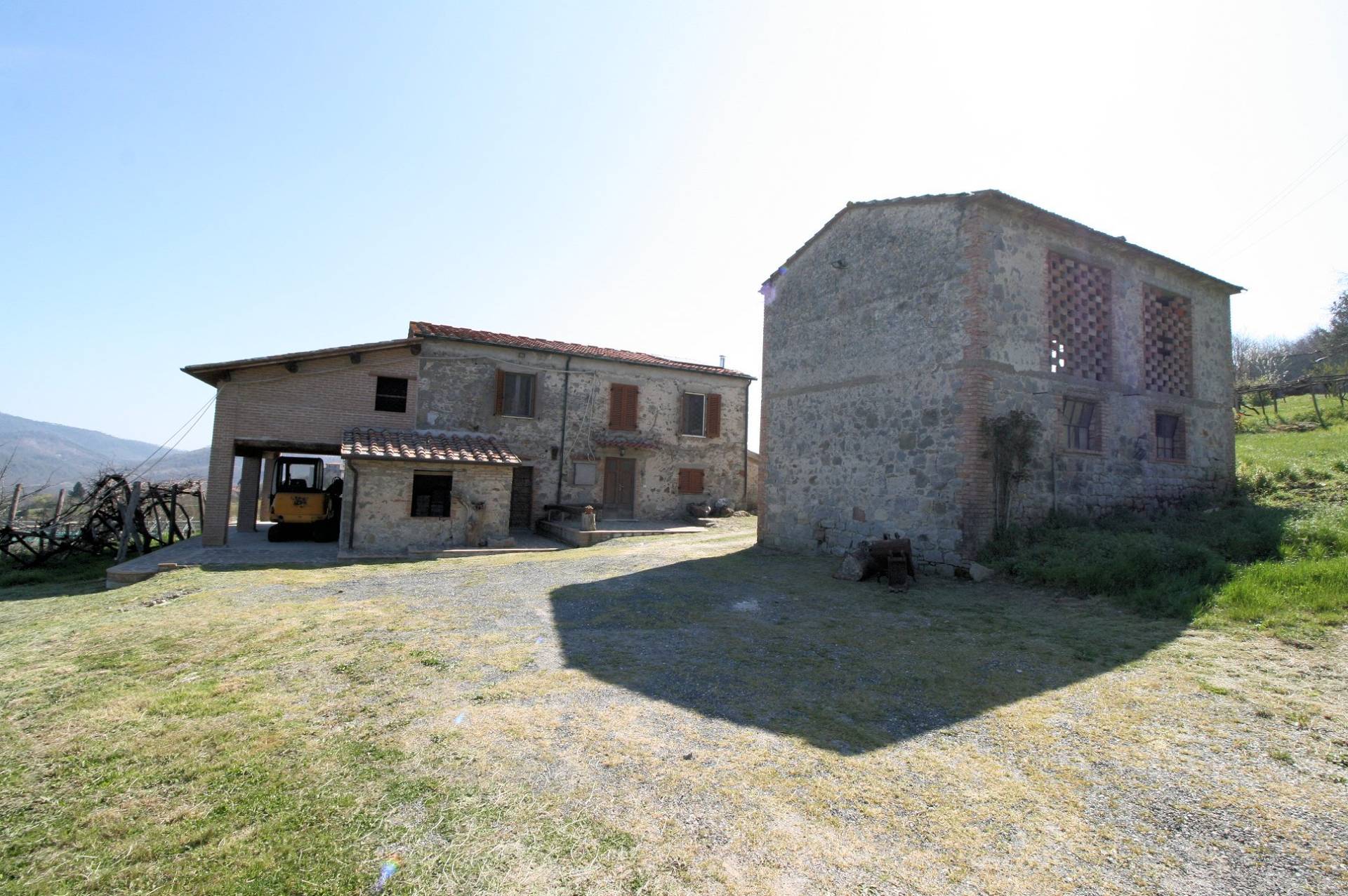 Complesso immobiliare in stile rustico Toscano in posizione panoramica in vendita a Roccastrada, Tor