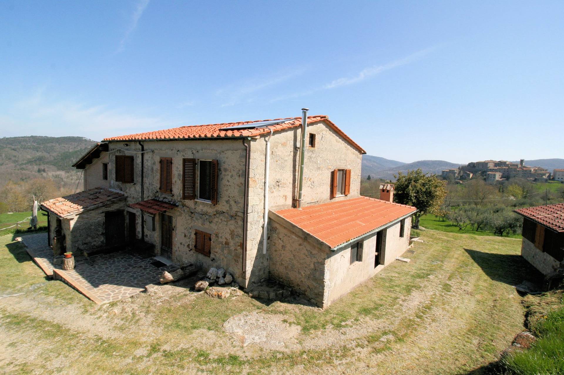 Complesso immobiliare in stile rustico Toscano in posizione panoramica in vendita a Roccastrada, Tor