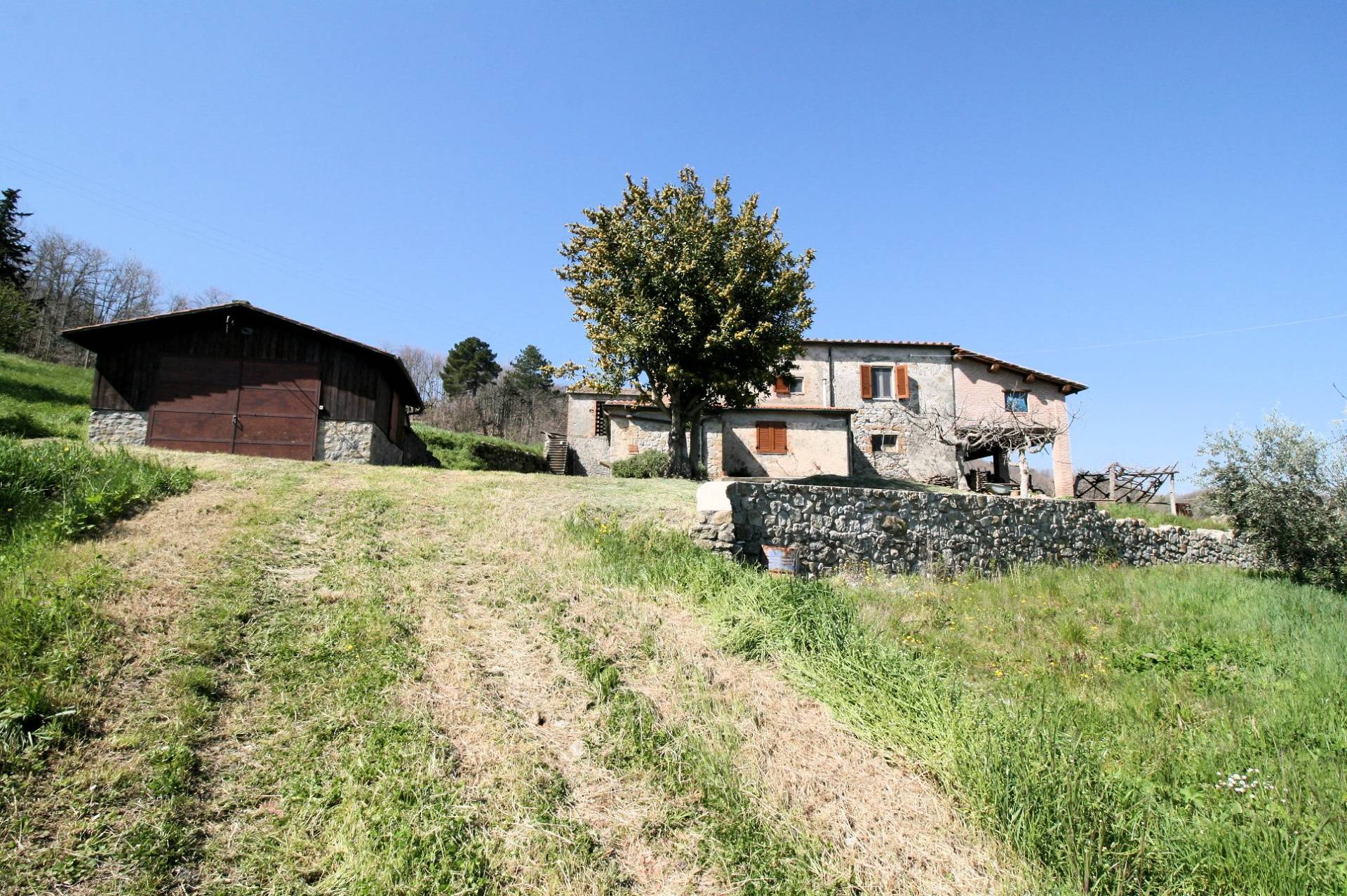 Complesso immobiliare in stile rustico Toscano in posizione panoramica in vendita a Roccastrada, Tor