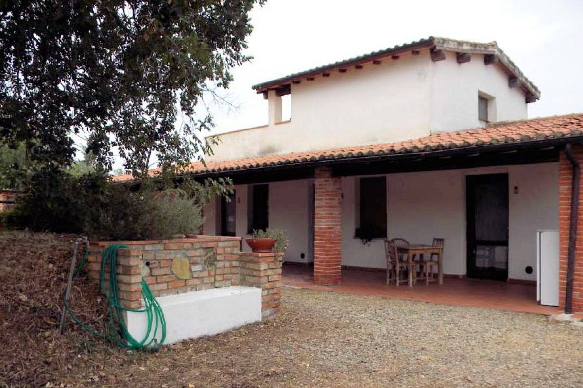 Azienda agricola in posizione collinare con vista mare in vendita a Magliano in Toscana, Montiano