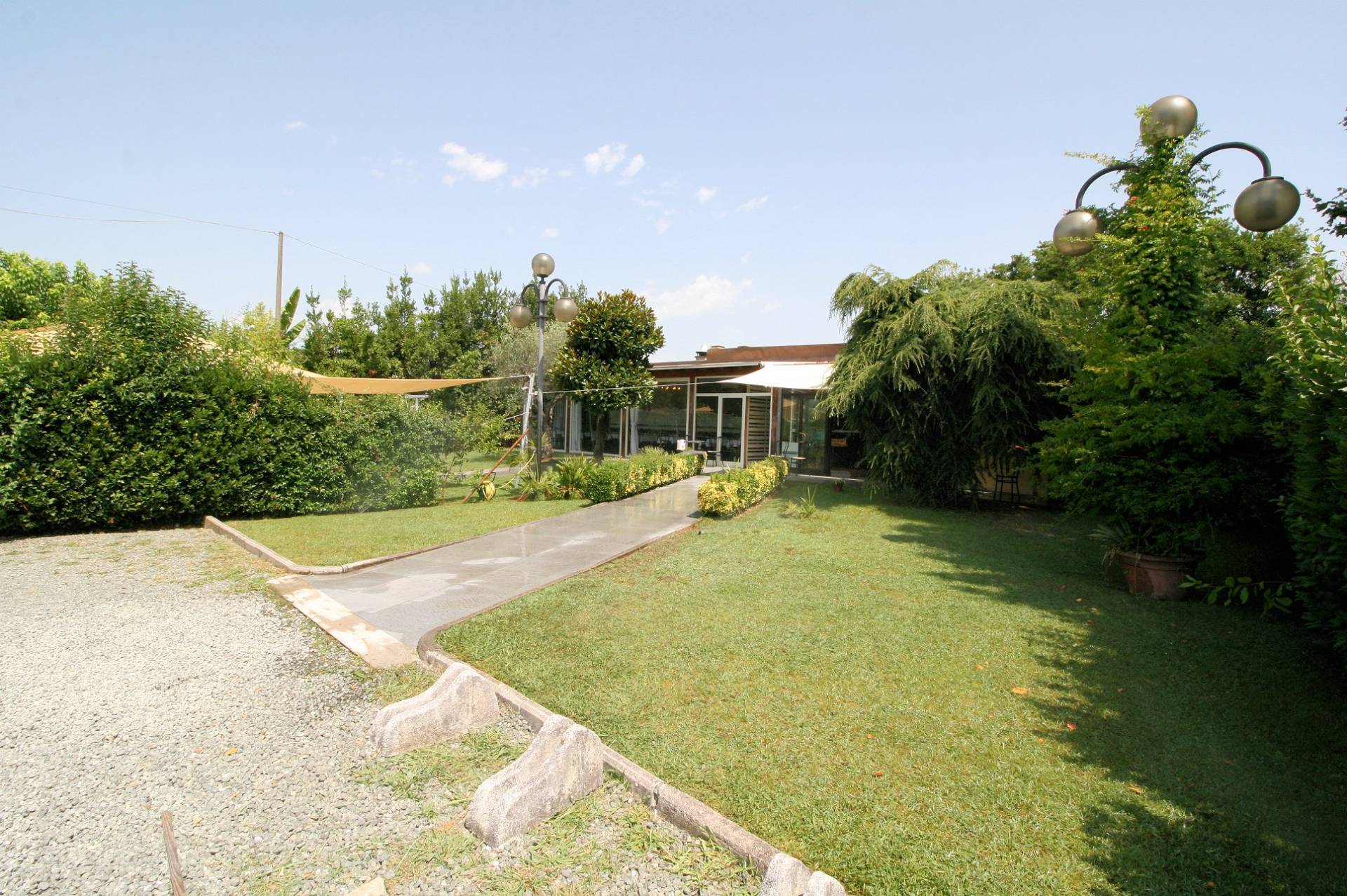 Vendita delle mura e dell'attivit di storico ristorante/pizzeria in vendita a Massa, Marina di Massa