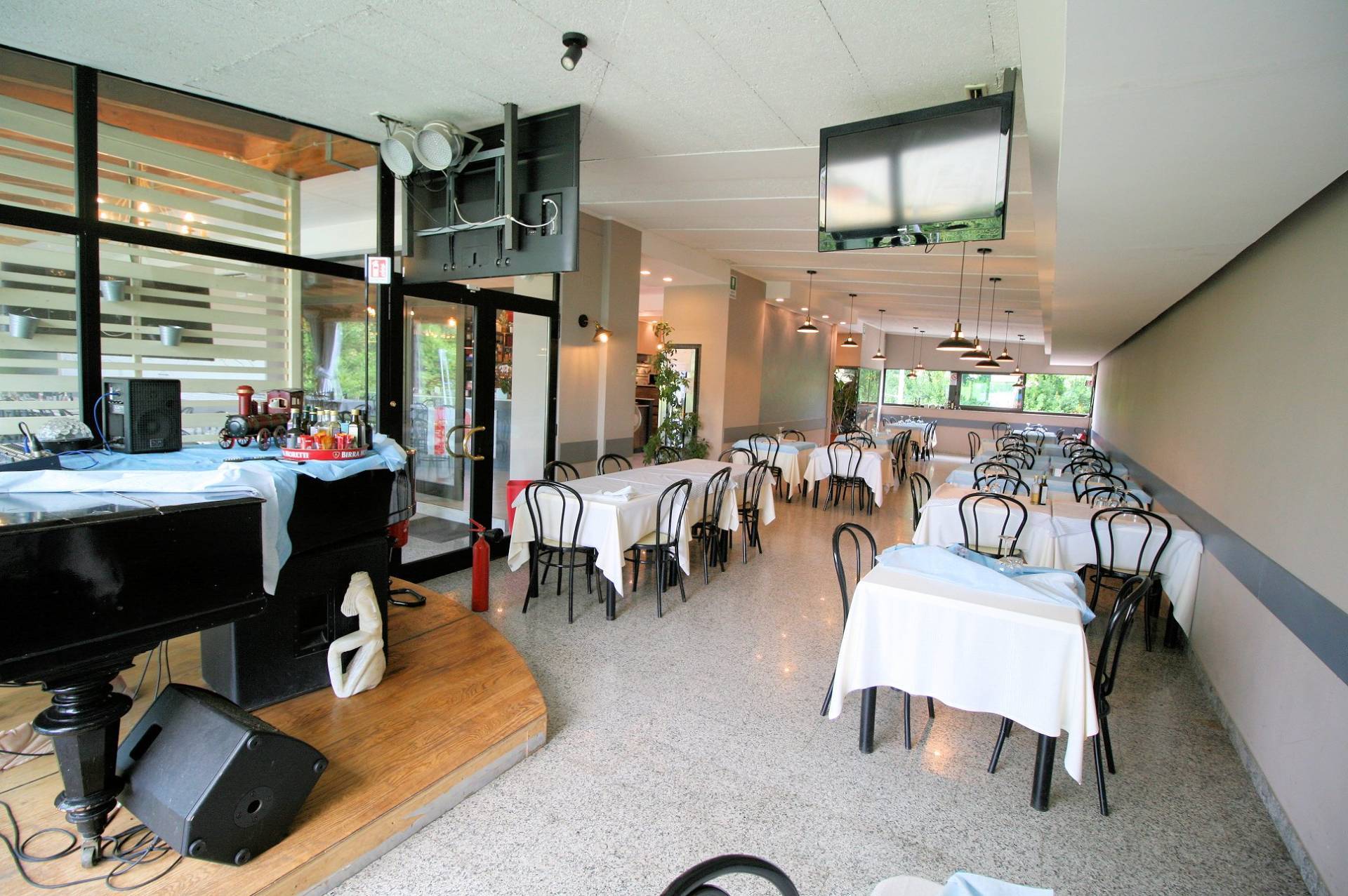 Vendita delle mura e dell'attivit di storico ristorante/pizzeria in vendita a Massa, Marina di Massa