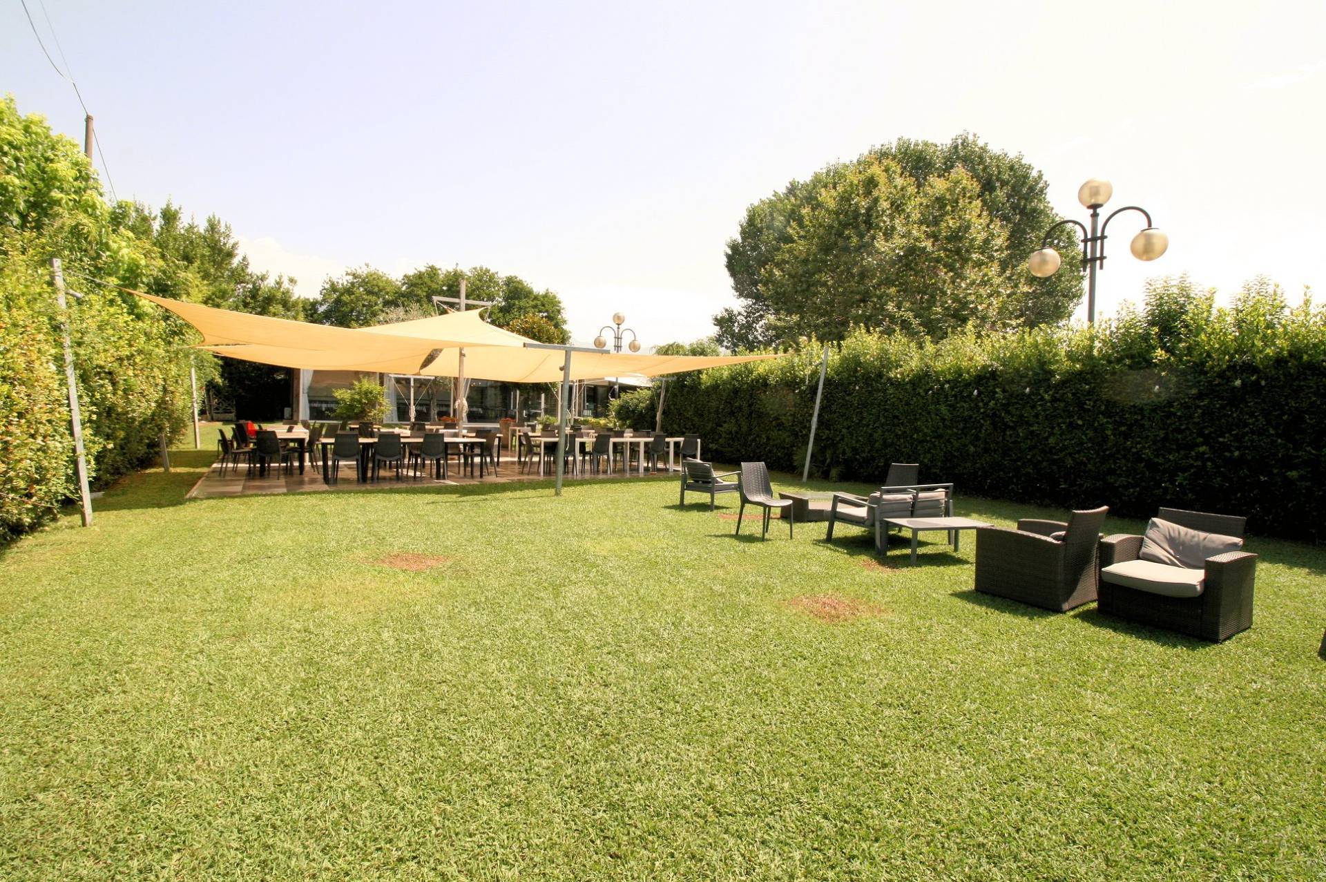 Vendita delle mura e dell'attivit di storico ristorante/pizzeria in vendita a Massa, Marina di Massa