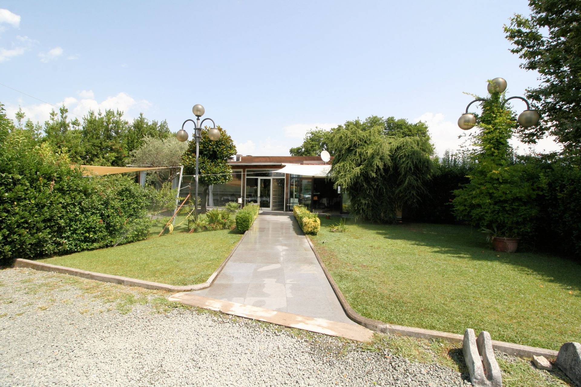 Vendita delle mura e dell'attivit di storico ristorante/pizzeria in vendita a Massa, Marina di Massa