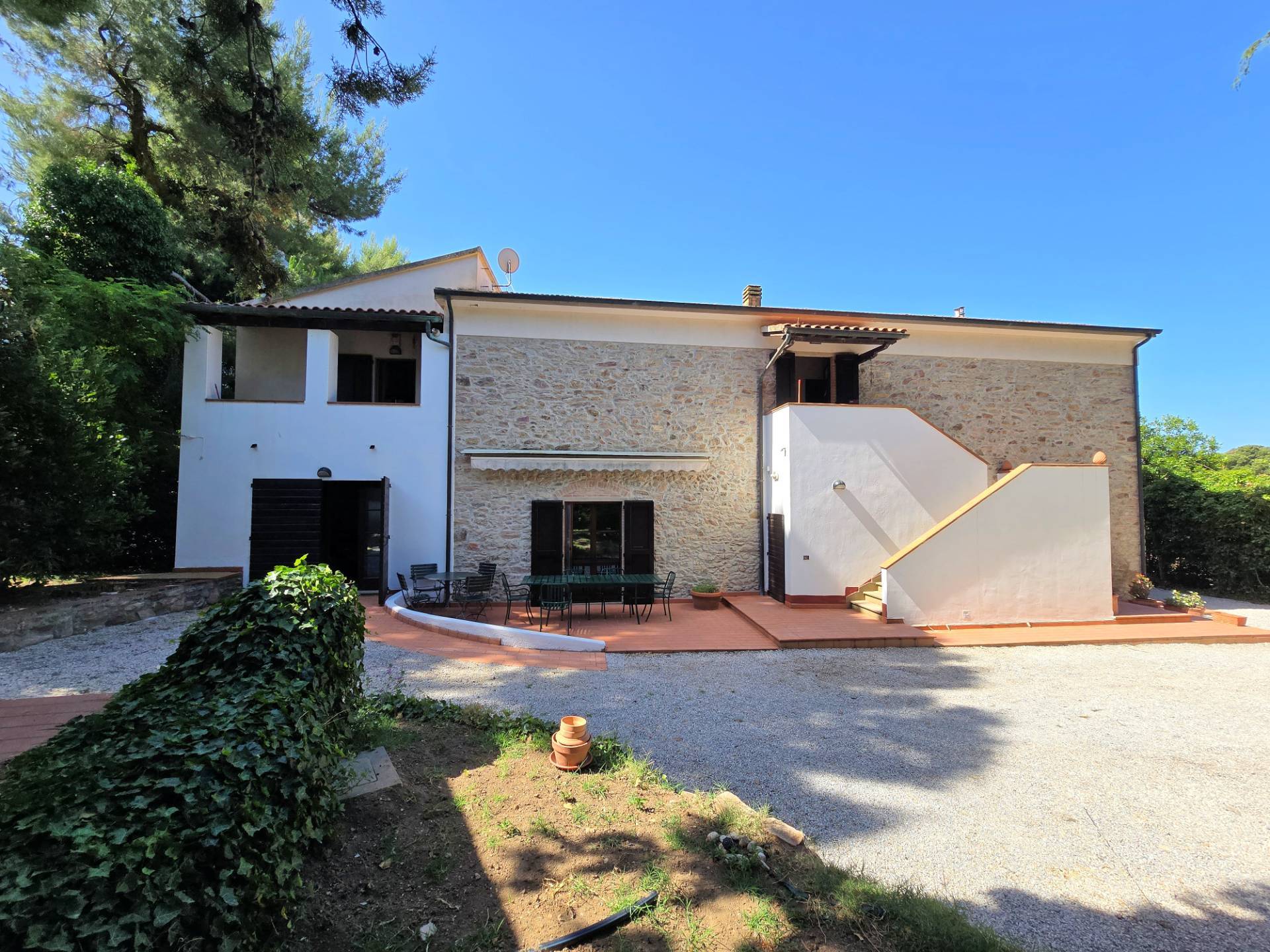 Casa indipendente in stile rustico Toscano con terreno in vendita a Campiglia Marittima, Venturina
