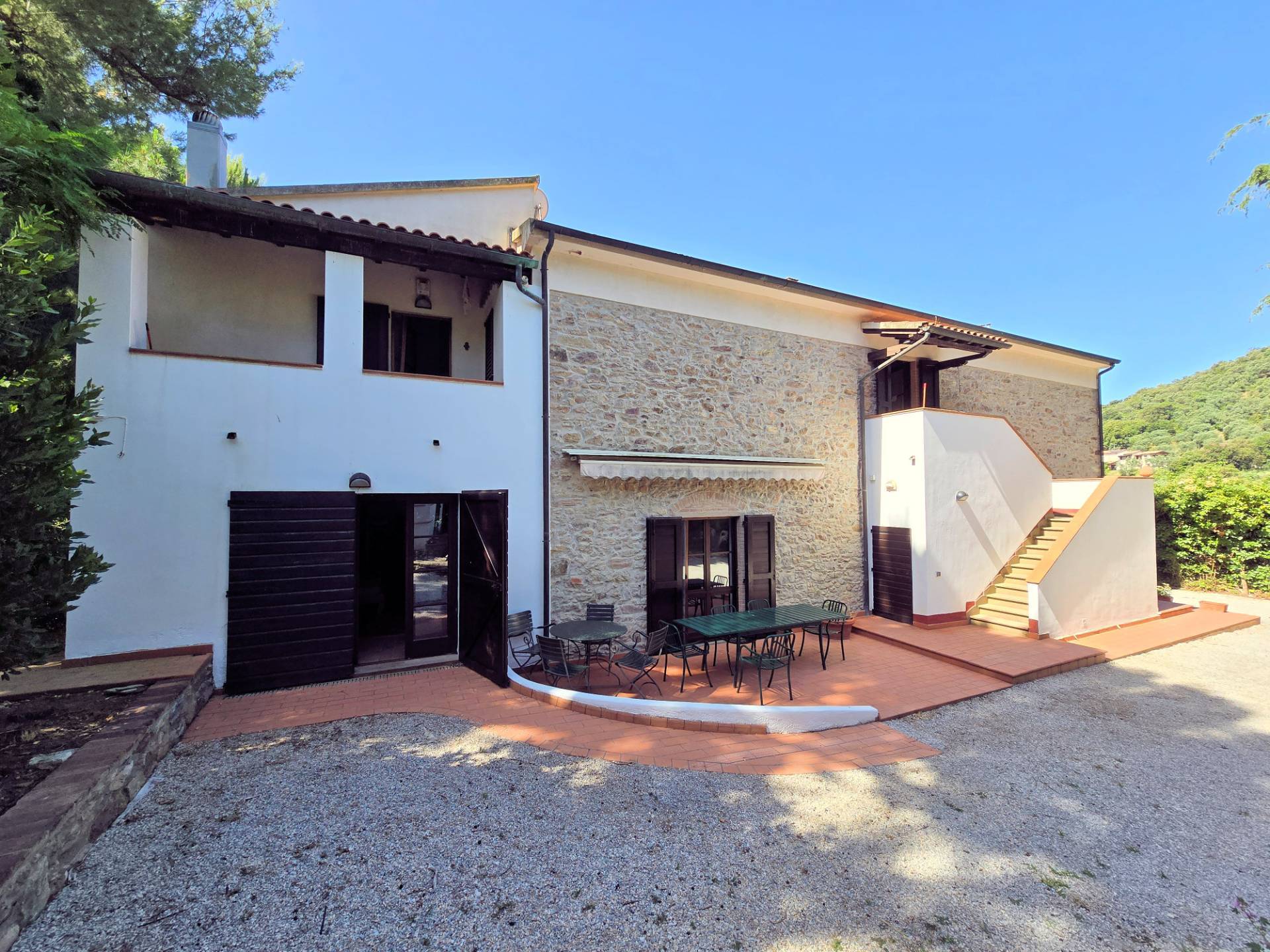 Casa indipendente in stile rustico Toscano con terreno in vendita a Campiglia Marittima, Venturina