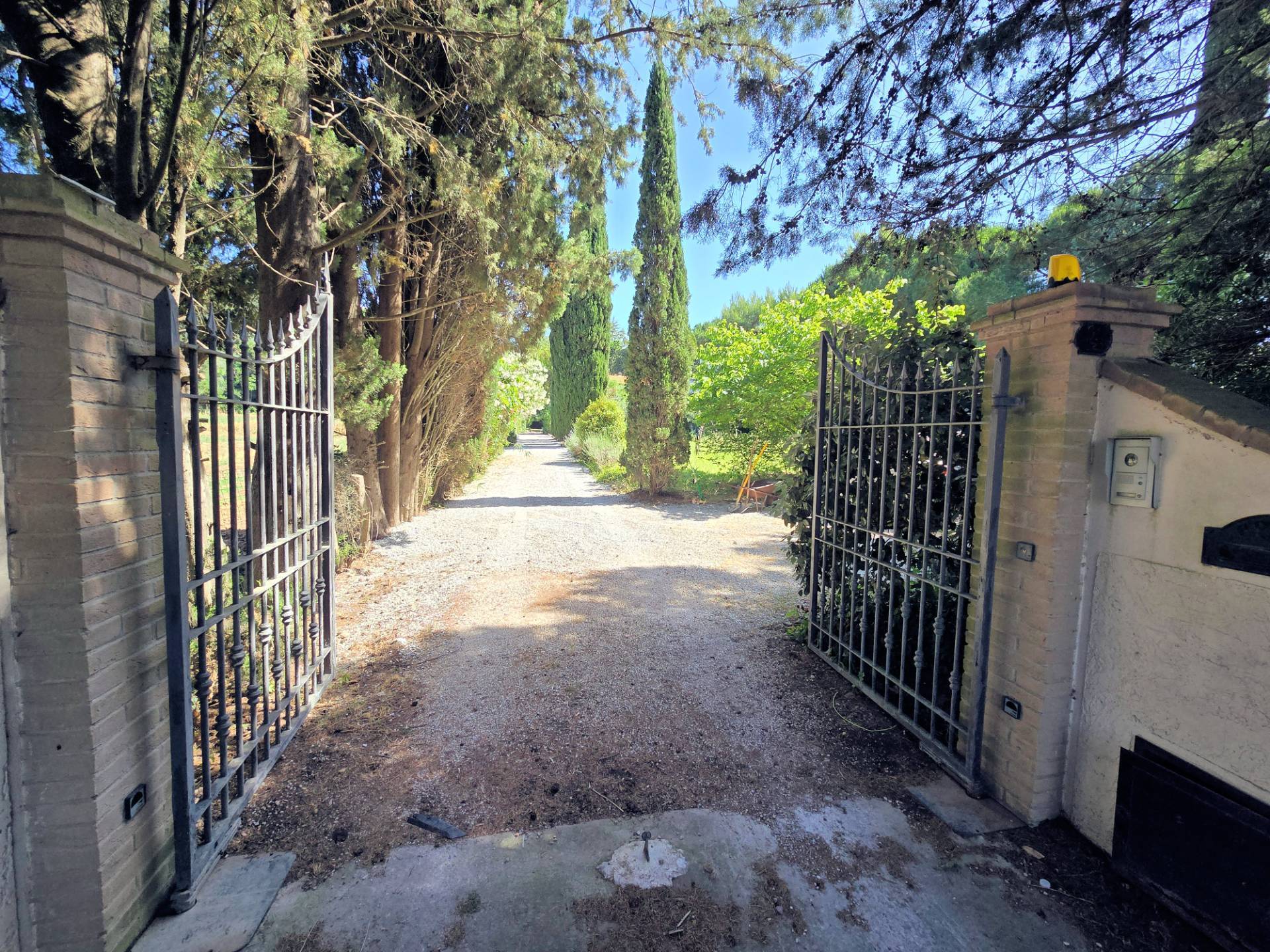 Casa indipendente in stile rustico Toscano con terreno in vendita a Campiglia Marittima, Venturina