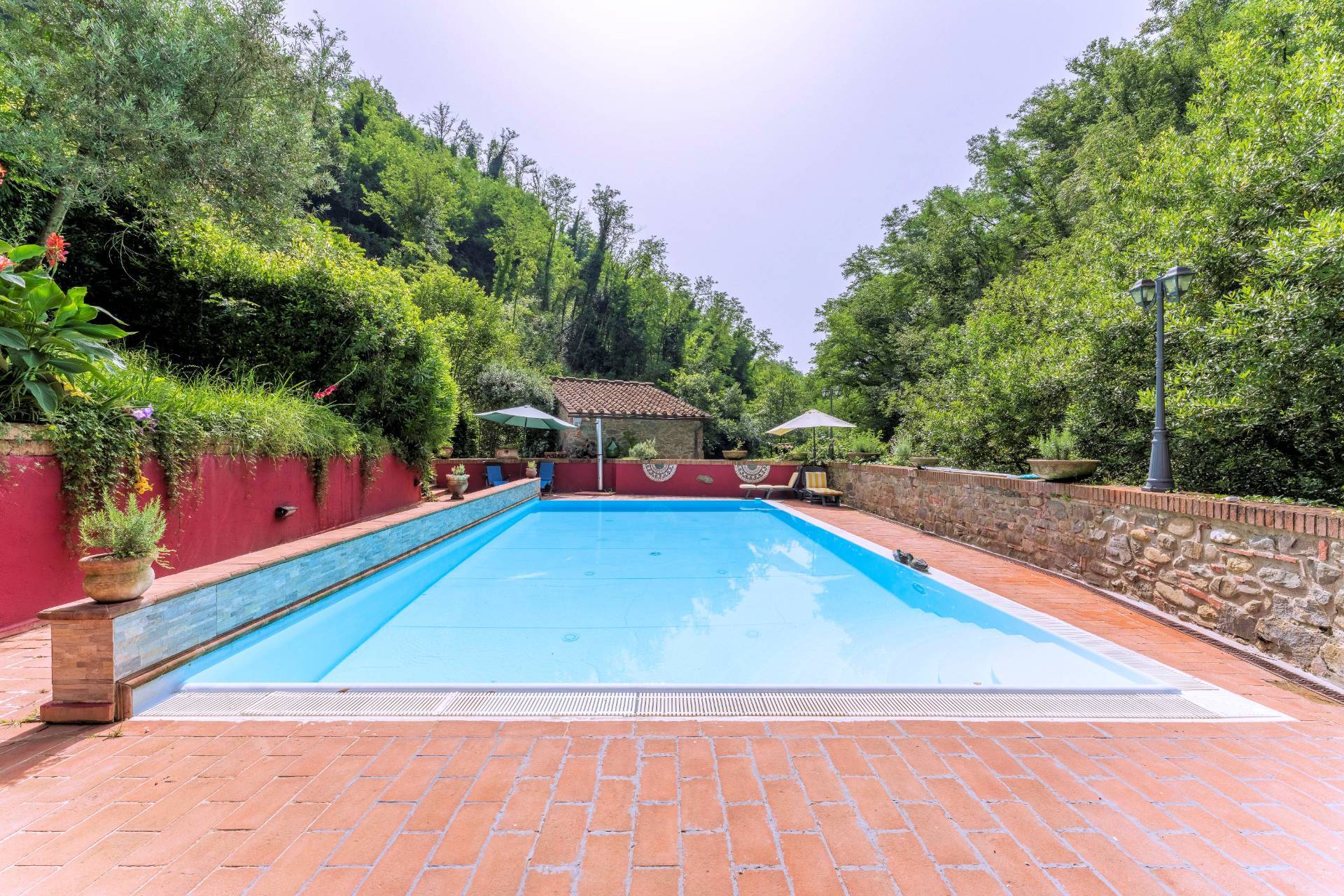 Rustico in stile Toscano con giardino e piscina in vendita a Buggiano, Colle